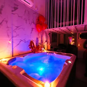  Appartement Bono Jacuzzi &
