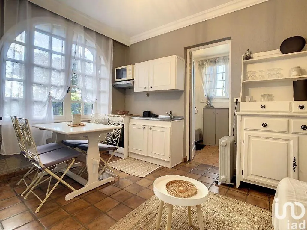 Appartement 1Piece Avec Jardin Dans Mas De Caractere Saint-Laurent-du-Var 0*,