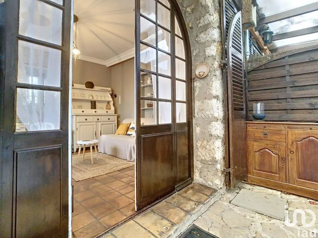 Appartement 1Piece Avec Jardin Dans Mas De Caractere Saint-Laurent-du-Var
