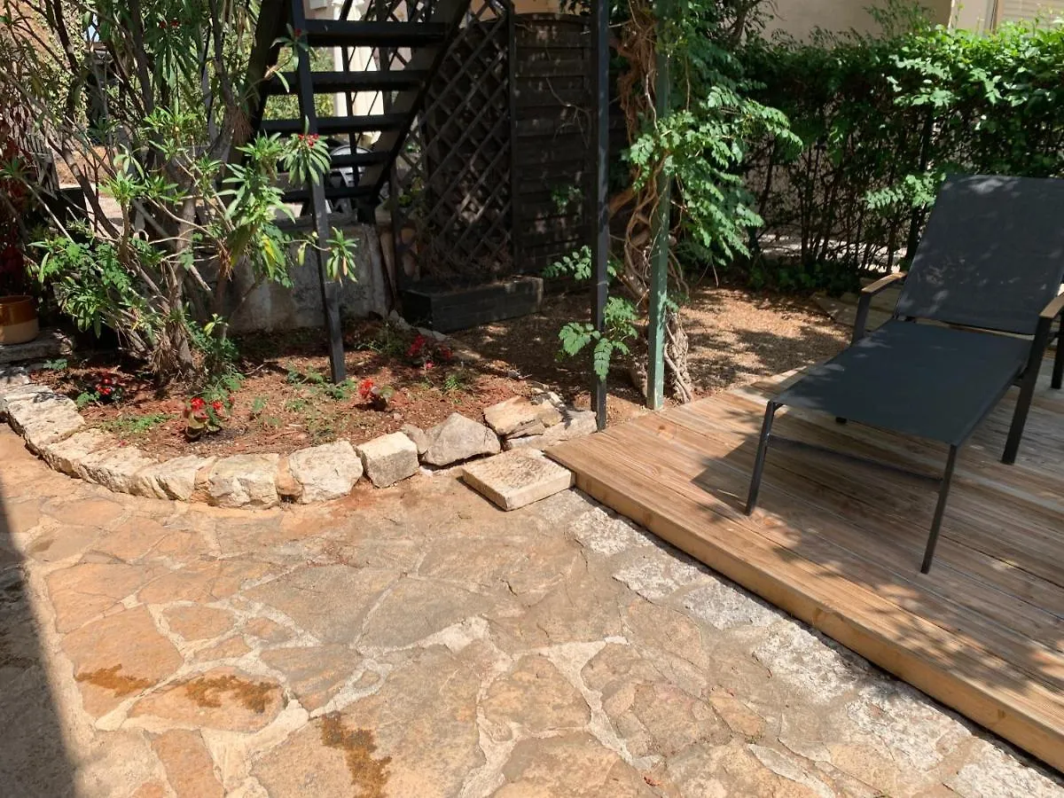 Appartement 1Piece Avec Jardin Dans Mas De Caractere Saint-Laurent-du-Var France