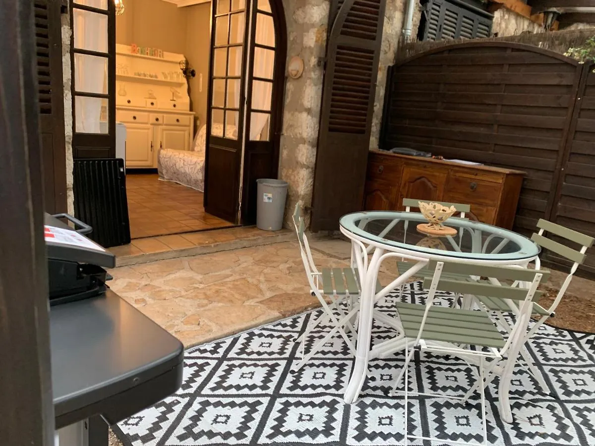 Appartement 1Piece Avec Jardin Dans Mas De Caractere Saint-Laurent-du-Var